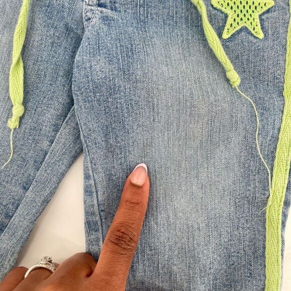 Y2K Girls 2-Piece Outfit – Green Embellished Tee & Denim Striped Capris, Size 4 - Picture 9 of 16